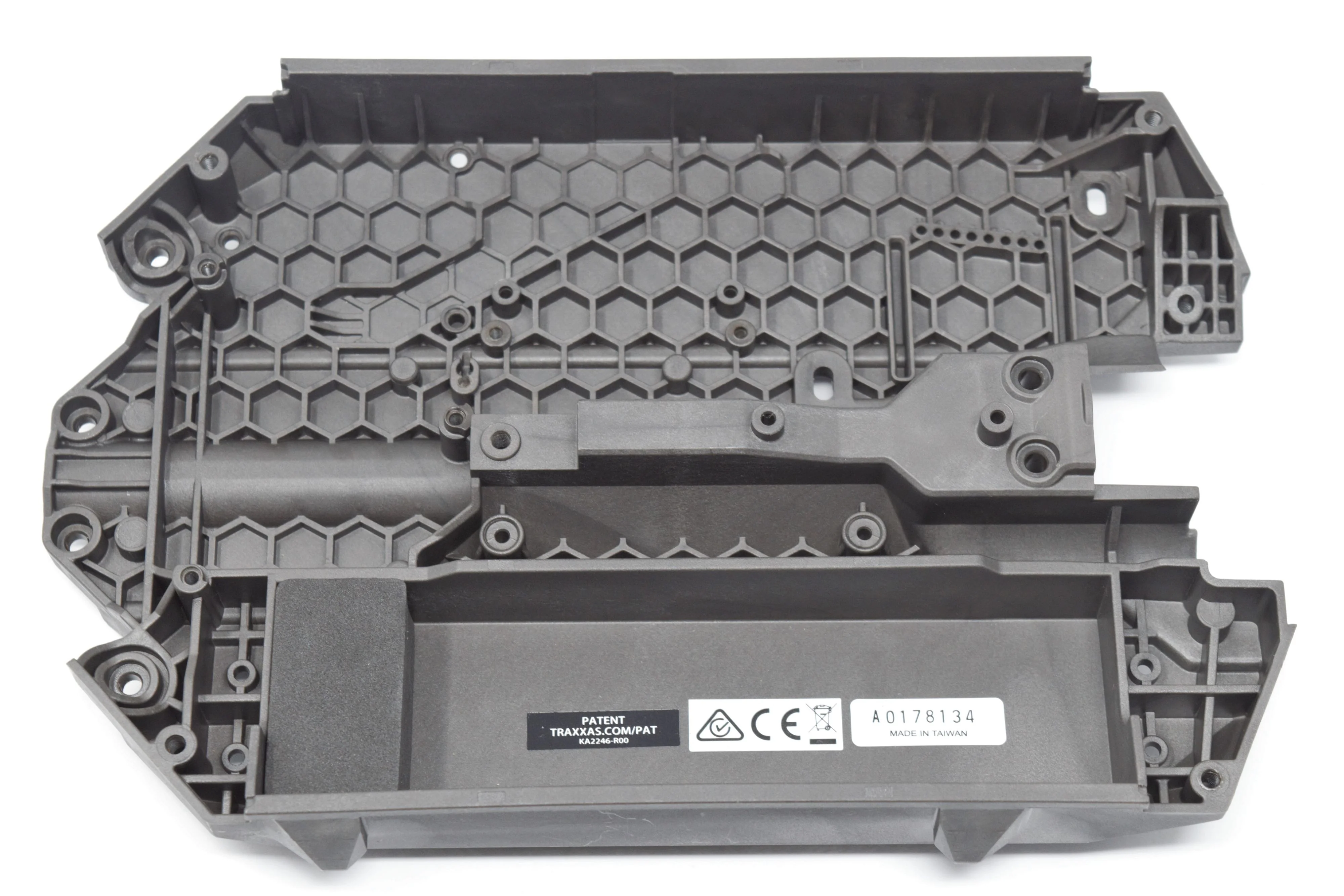 1/10 MAXX CHASSIS (main plate genuine Traxxas replacement part 89076-4 - Image 2