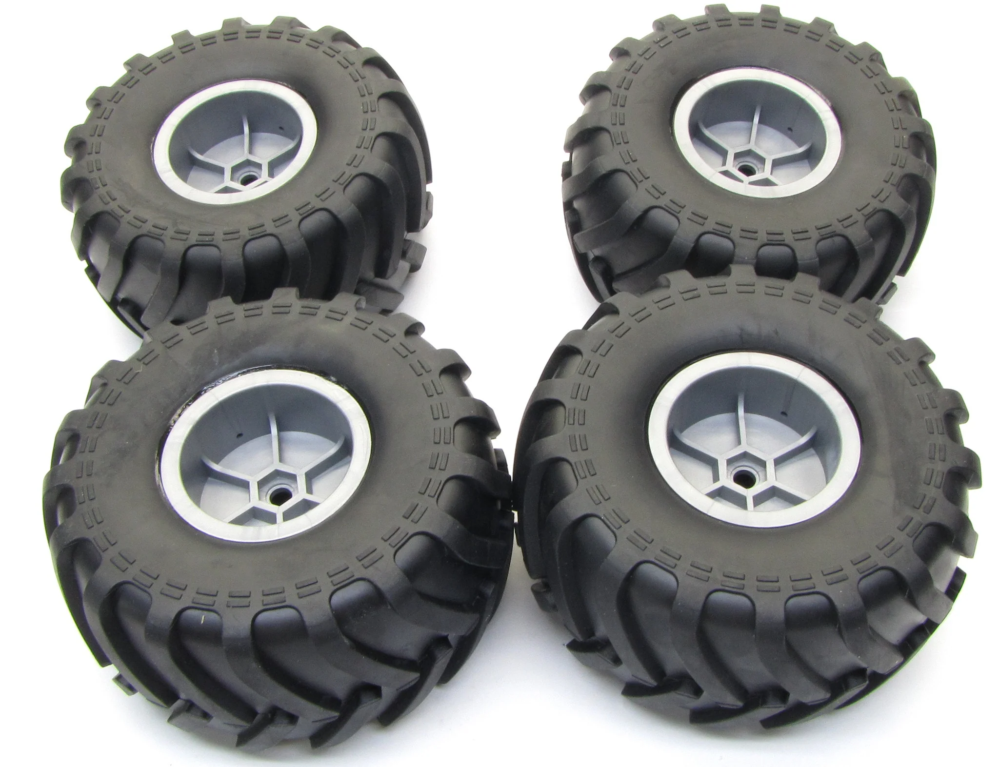 Axial SMT10 Grave Digger TIRES (Set of 4 Tyres Max-D Silver Rims Wheels AXI03019 - Image 2