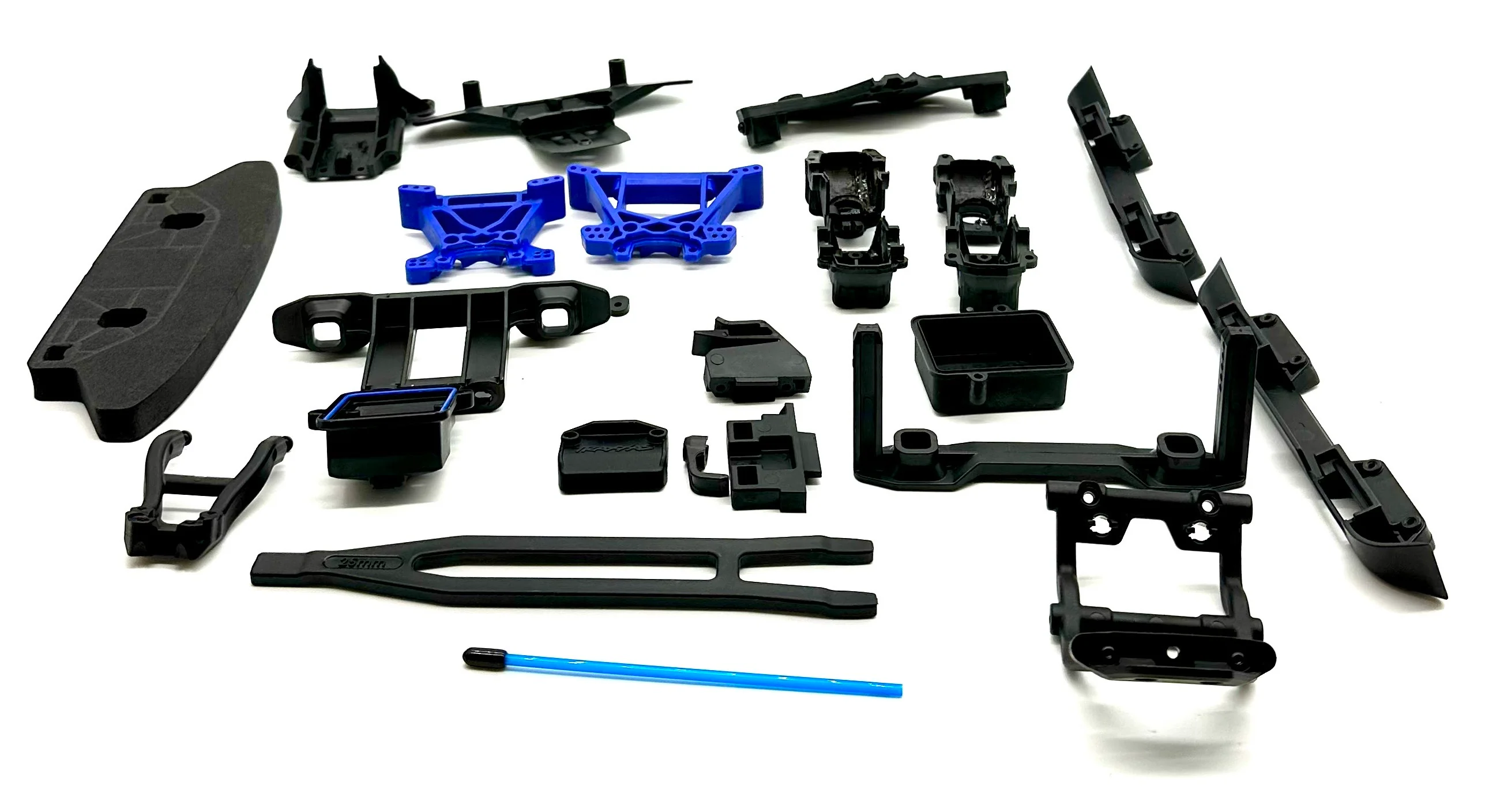 Fiesta 4x4 VXL SHOCK TOWERS BLUE (bumpers, housings, rx box Traxxas 74276-4 - Image 4