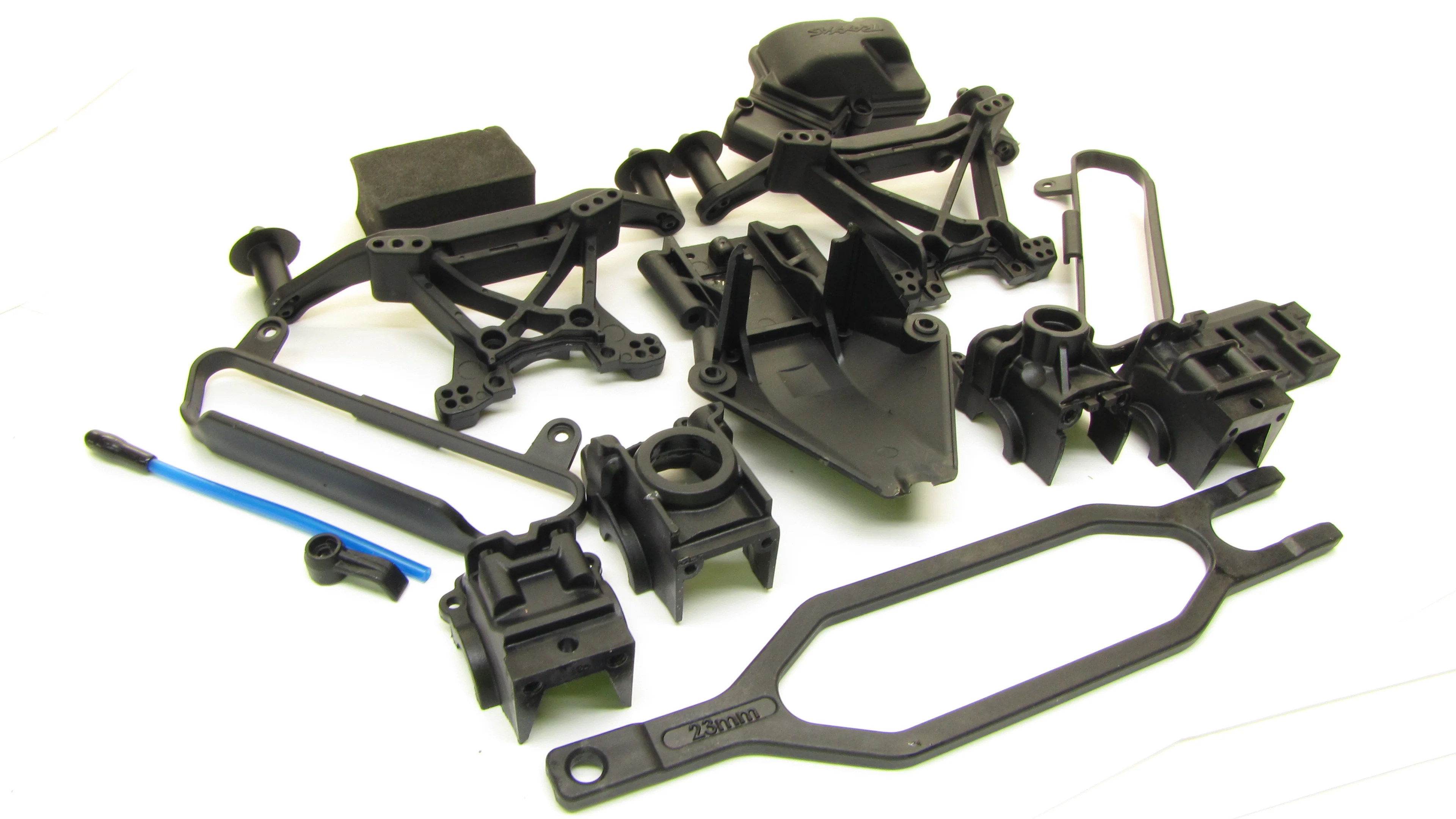 fits SLASH 4x4 VXL - PLASTIC SET (bulkhead shock towers receiver box 68086-4 - Image 2