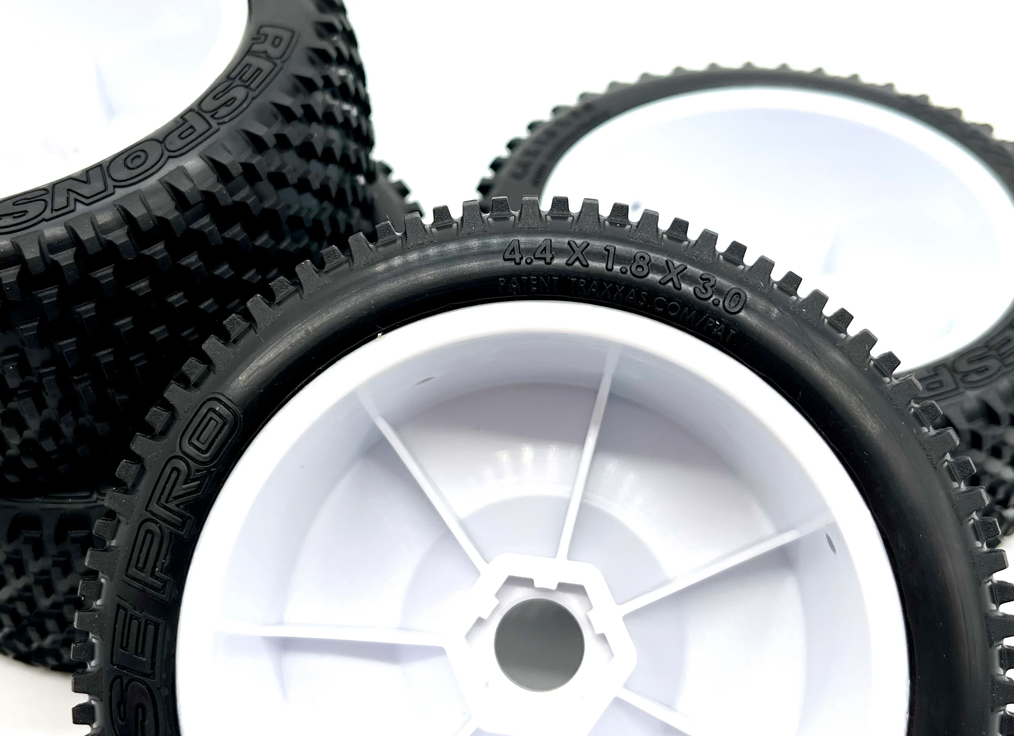 Jato 4x4 VXL TIRES & WHEELS (4) Response Pro tires, white wheels Traxxas 90386-4 - Image 3