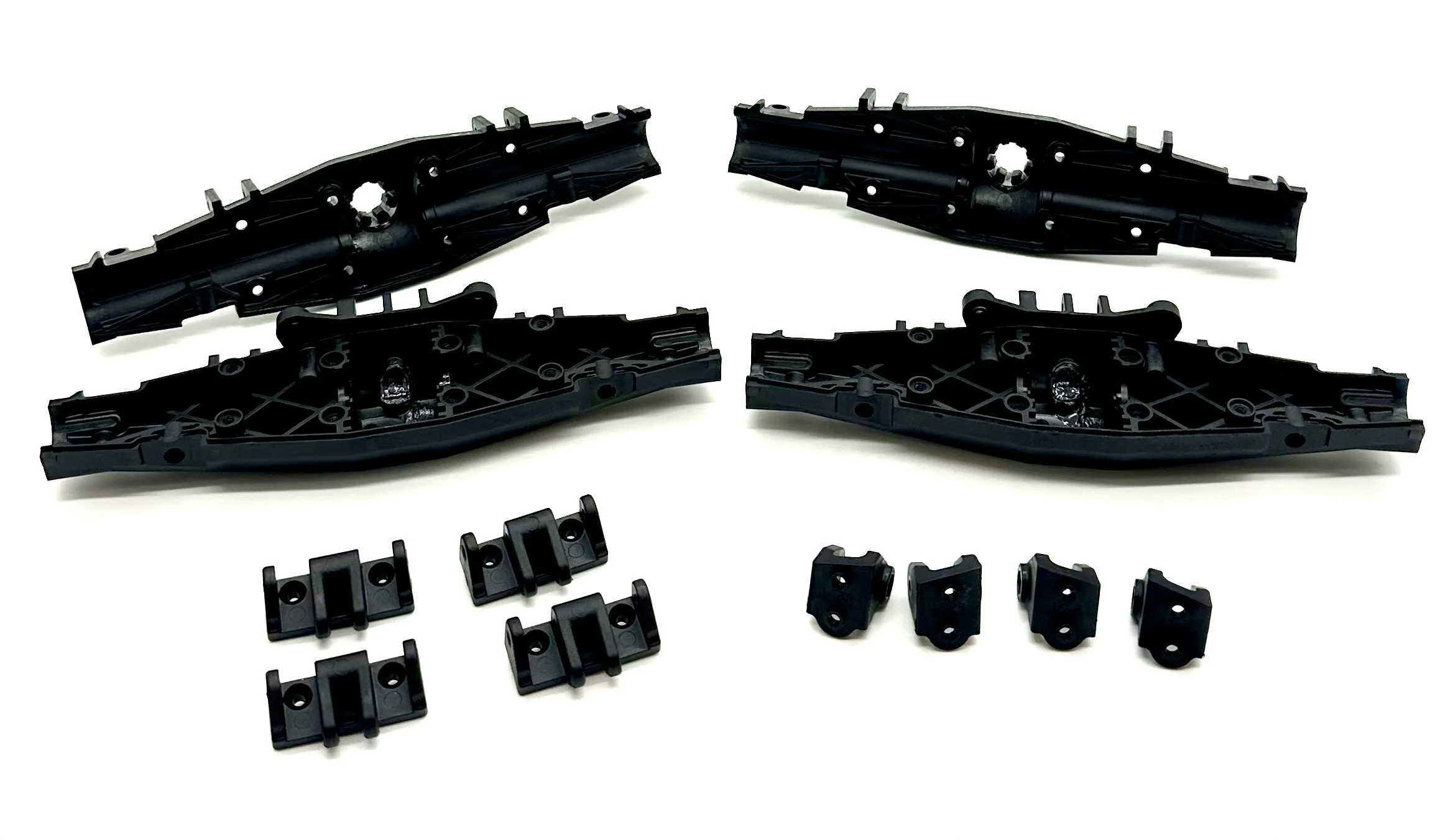 Losi LMT Grave Digger 2.0 DIFFERENTIAL/AXLE HOUSINGS Front and Rear LOS04028