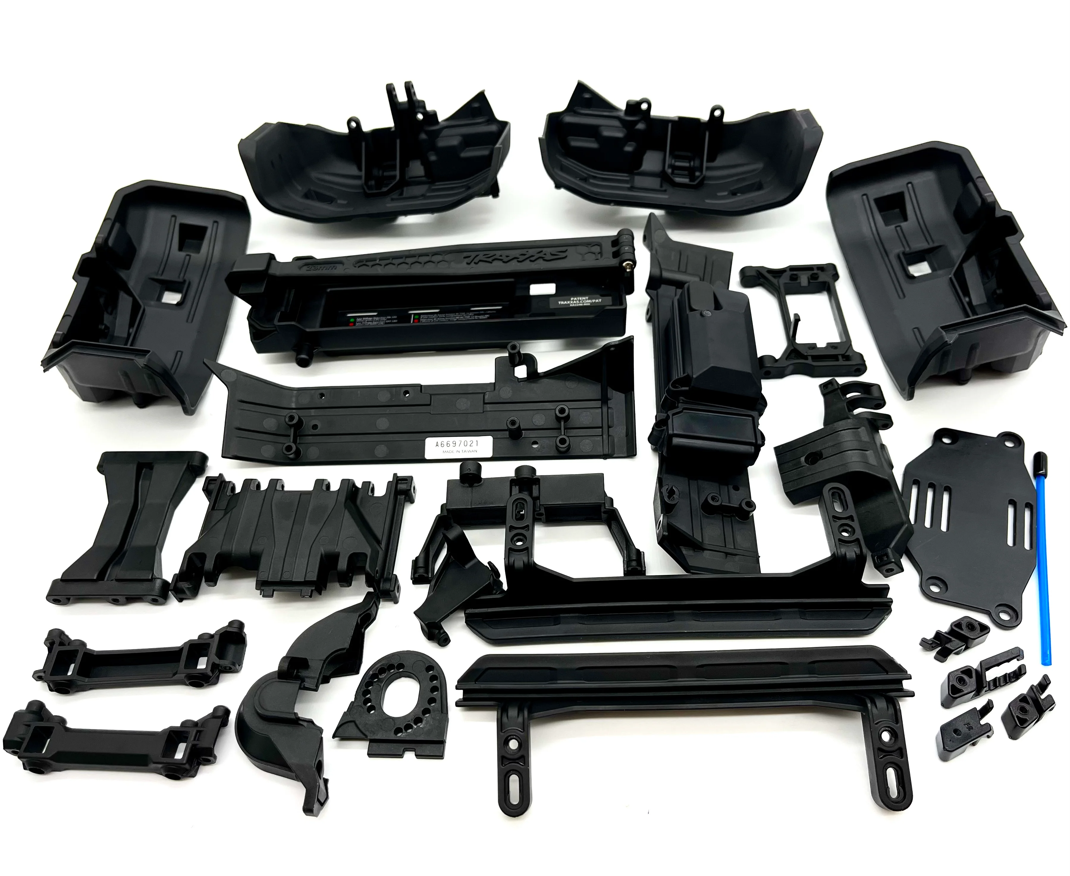 TRX-4 NISSAN Pathfinder - Skid Plates, Floor Panels, Fenders RX Box Traxxas 110056-4 - Image 2