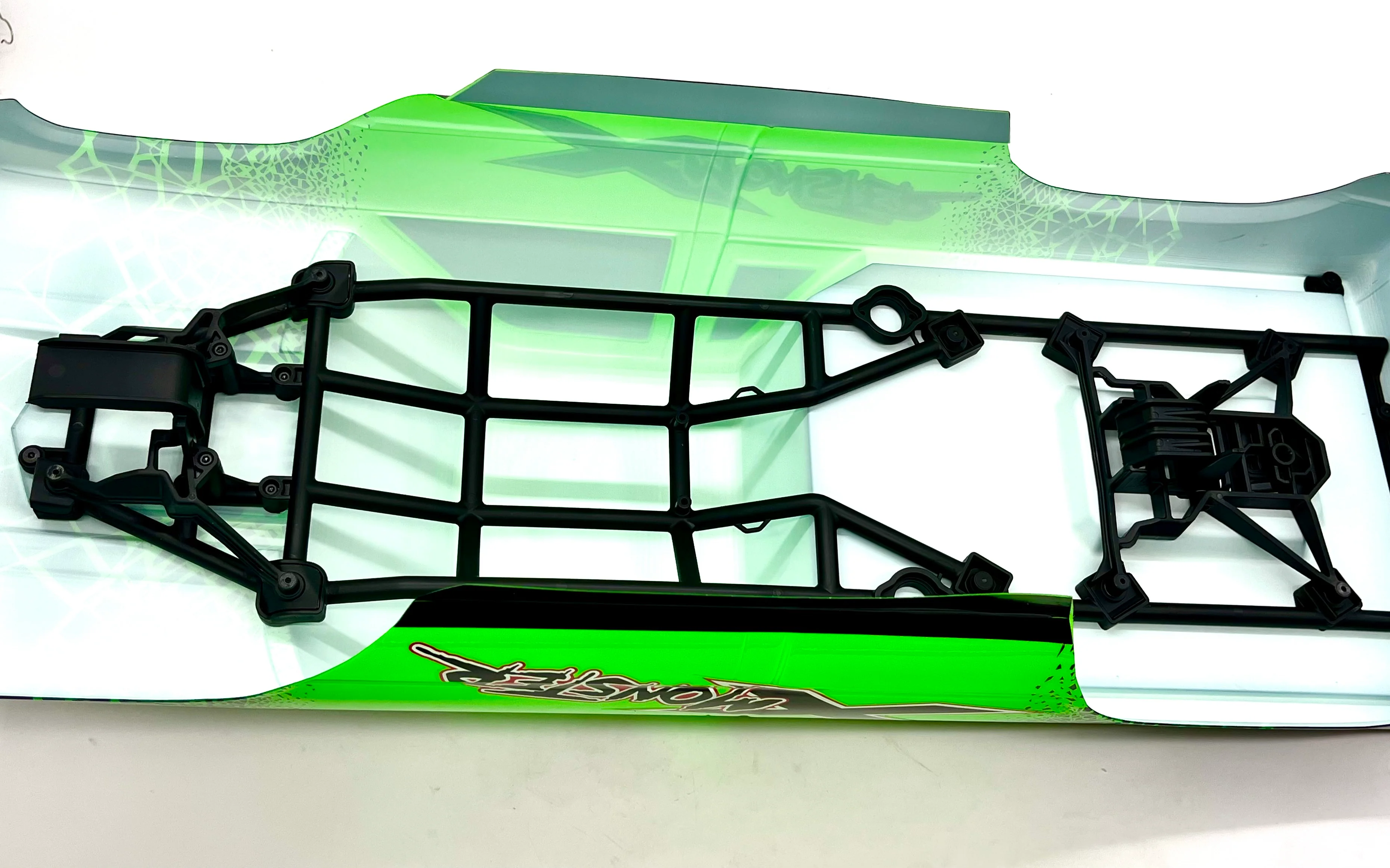 X-MONSTER BODY GREEN Chevrolet GMT400 CK 7697-GRN truck cover Traxxas 77036-4 - Image 3